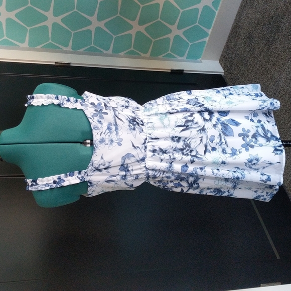 Maurice's White and Blue Knee Length Summer Dress - Picture 3 of 4